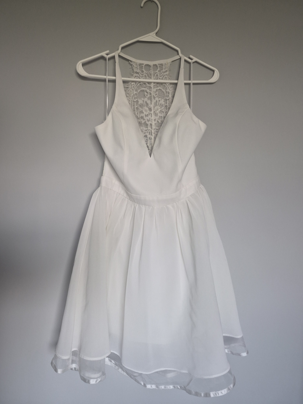 Women's White Backless Lace-Back Cocktail Dress